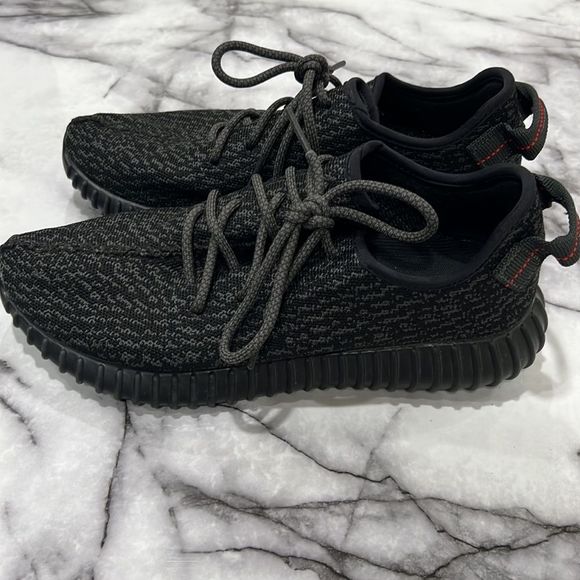1000% Auth 2015 Yeezy Boost 350 ‘Pirate Black’ 2015 Size 8.5